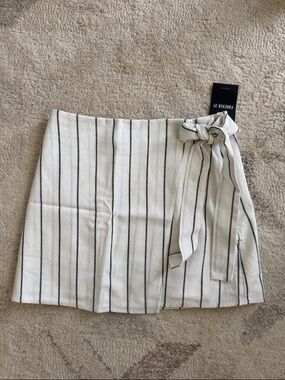 Forever 21 White Mini Skirt with Black Pinstripes and Side Tie